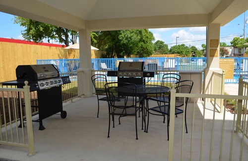 North San Antonio - SAT Apartamento | Hotel Suites with great guest amenities near San Antonio International Airport.