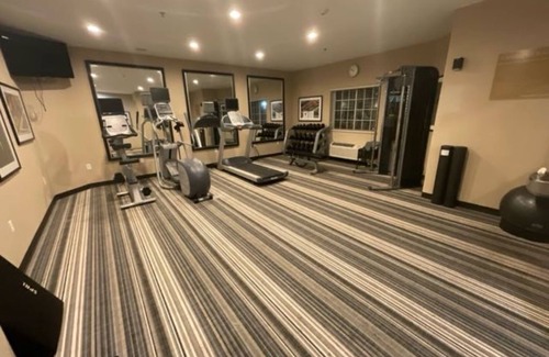 North San Antonio - SAT Apartamento | Hotel Suites with great guest amenities near San Antonio International Airport.