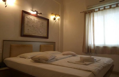 Mundra Hotel | Hotel Surbhi