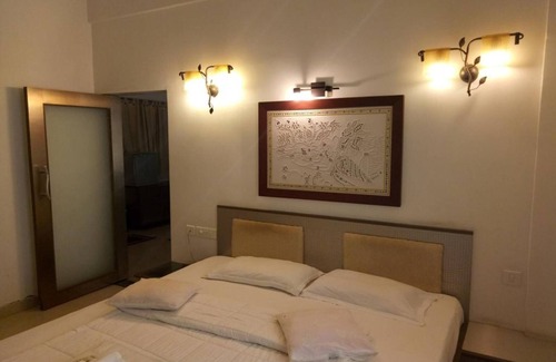 Mundra Hotel | Hotel Surbhi