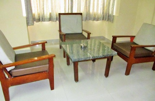 Majestic Hotel | Hotel Surya Residency Majestic