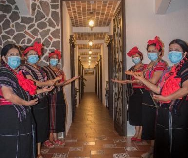 San Juan La Laguna Hotel | Hotel Taa' Tiin