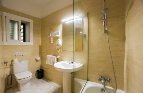 Bahía de San Antonio Hotel | Hotel Tagomago