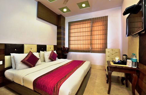 Karol Bagh Hotel | Hotel Taksh Inn
