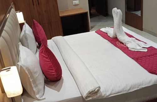 Mathura Hotel | Hotel Tanishka INN