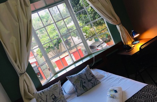 San Salvador Casa | Hotel Tazumal House