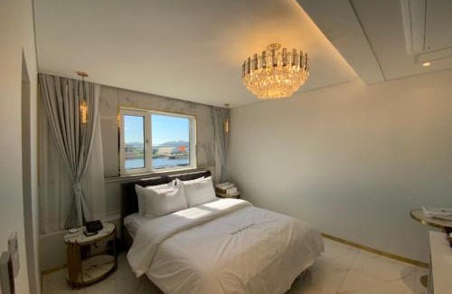 Ganghwa Hotel | Hotel the black