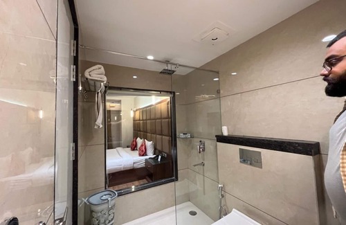 Gwalior Hotel | Hotel The crystal Park