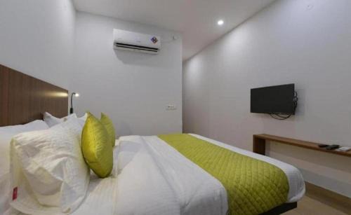 Indirapuram Hotel | Hotel The Emporio A Corporate Suites Near Sector 62, Noida