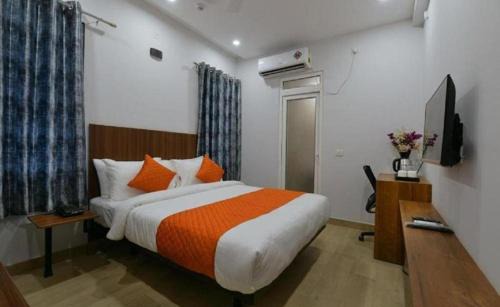 Indirapuram Hotel | Hotel The Emporio A Corporate Suites Near Sector 62, Noida