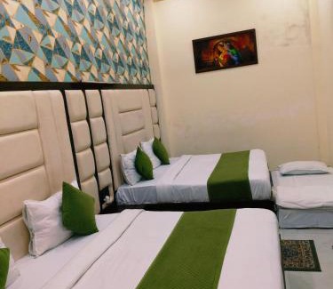 Taj Ganj Hotel | Hotel The Golden Bird