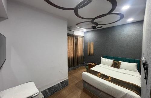 Surat Hotel | Hotel the green