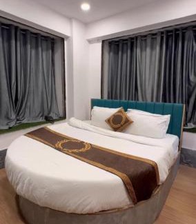 Surat Hotel | Hotel the green