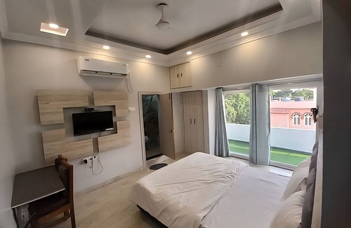 Ranchi Hotel | Hotel The Lake Castle Ranchi Jharkhand