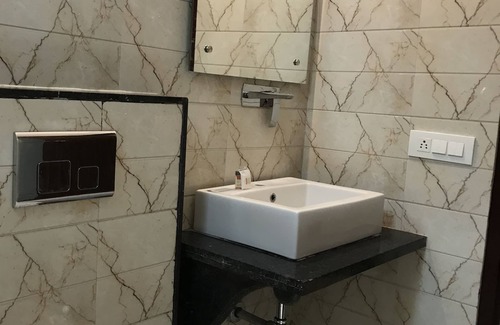 Mahipalpur Hotel | Hotel The Vegas