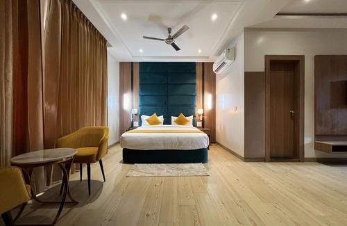 Mat Hotel | Hotel Three Seasons