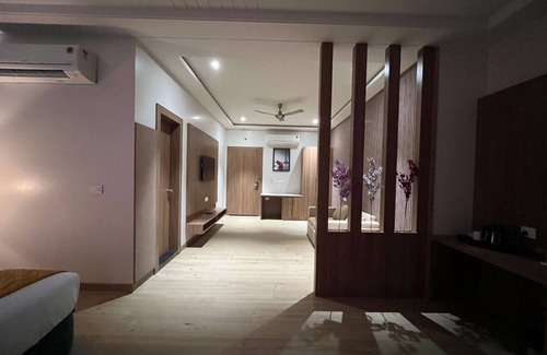 Mat Hotel | Hotel Three Seasons