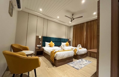 Mat Hotel | Hotel Three Seasons