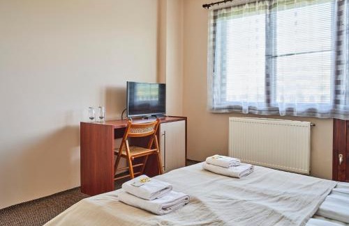 Apriltsi Hotel | Hotel Tihiat Kat