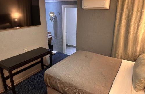Avenida Revolución Hotel | Hotel TJ Plaza