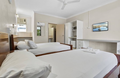 Cairns North Hotel | Hotel Tropiq