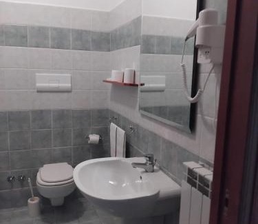 Castel di Tora Hotel | Hotel Turano
