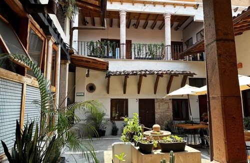 Santa María Ahuacatlán Apartamento | Hotel type room, one block from the Lake centr 5