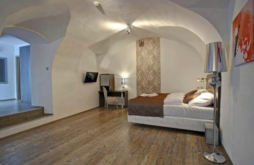 Ceske Budejovice Apartamento | Hotel U Tří hrušek suites & apartments