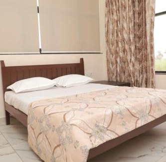 Hatkalangda Cabina | Hotel Ujwal Pure Veg Family Restaurant and lodging