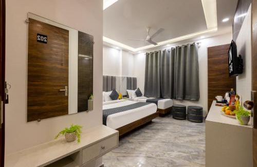 Paharganj Hotel | Hotel UN Star - Walk in from NDLS Station & RK Ashram Metro Station