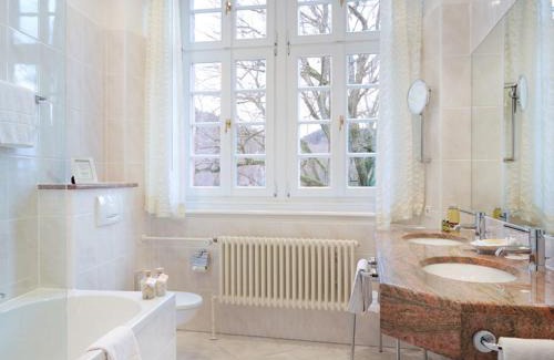 Attendorn Hotel | Hotel und Restaurant Burg Schnellenberg