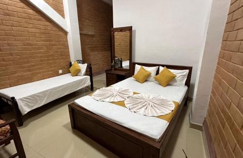 Kekirawa Hotel | Hotel Varsha