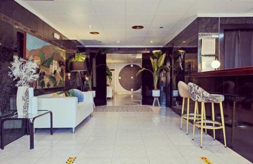 Baños y Mendigo Hotel | Hotel Venta El Puerto