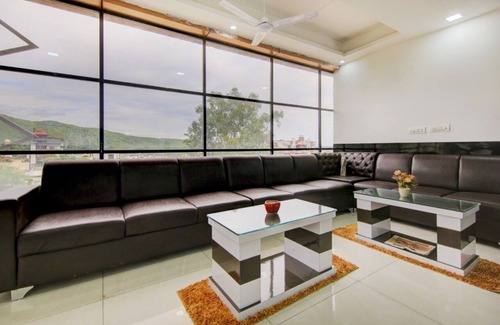Bullawala Hotel | Hotel Vibes Inn