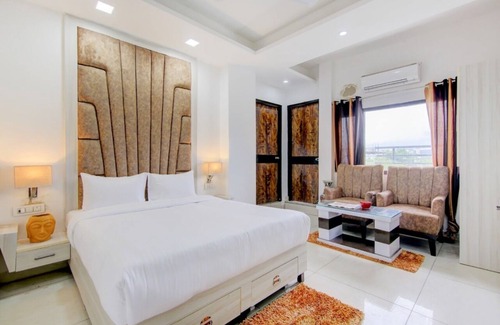 Bullawala Hotel | Hotel Vibes Inn