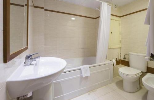 Bahía de San Antonio Hotel | Hotel Vibra San Remo