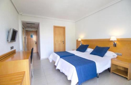 Bahía de San Antonio Hotel | Hotel Vibra San Remo