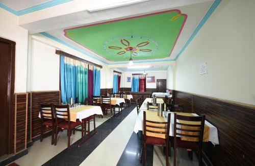 New Manali Hotel | Hotel Vikrant Inn 100 Meters walk to Mall Road