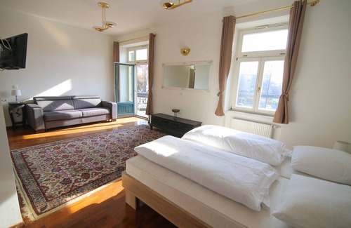 Ljubljana Hotel | Hotel Vila Katrca