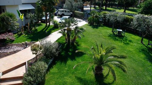 Torbole sul Garda Hotel | Hotel Villa Claudia