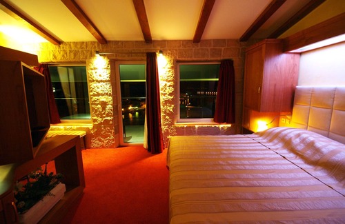 Omis Hotel | Hotel Villa Dvor