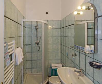 Marina di Pietrasanta Hotel | Hotel Villa Flores