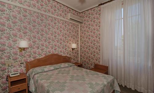 Marina di Pietrasanta Hotel | Hotel Villa Flores