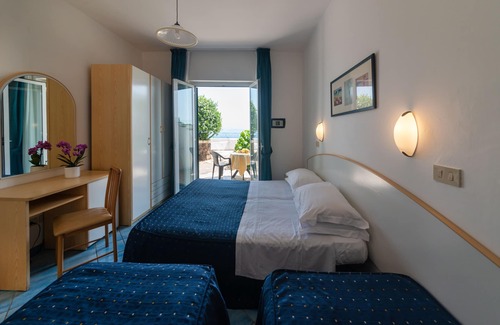 Ischia Porto Hotel | Hotel Villa Ireos