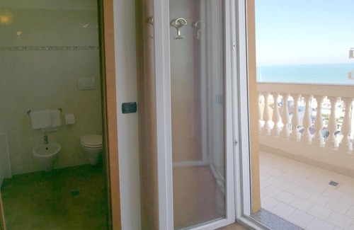 Fogliano Marina Hotel | Hotel Villa Linda
