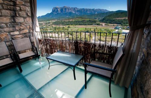 Ainsa Hotel | Hotel Villa Románica