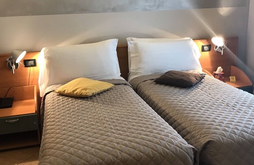 Colombare Hotel | Hotel Villa Rosa