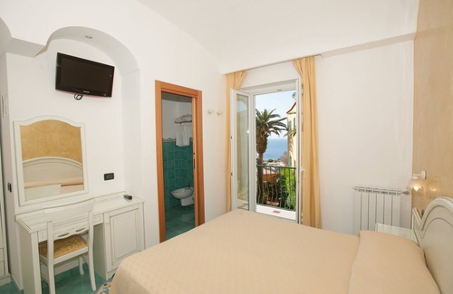 Casamicciola Terme Hotel | Hotel Villa Sirena