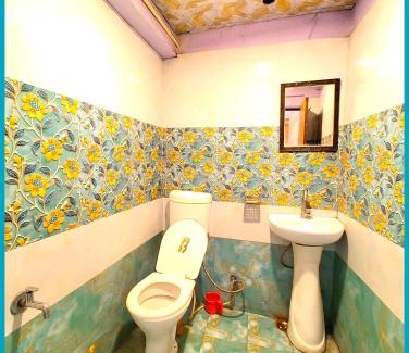 Nainital Hotel | Hotel Vinayak Resort Near Mall Road - Free Wifi-Room Service -Balcony -Prime Location -Luxury And Spacious Room - A Top Rated Hotel In Nainital