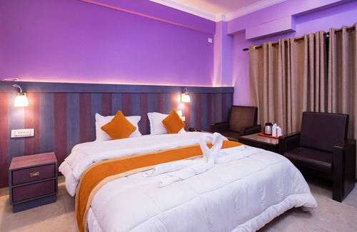Pokhara Hotel | Hotel Visitors Inn, Pokhara